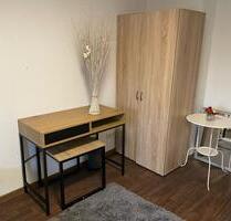 Feiernwohnung Mietwohnung v - 250,00 EUR Kaltmiete, ca.  155,00 m² in Öhringen (PLZ: 74613)