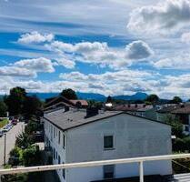 Helle, komplett renovierte 2,5-Zimmer-Wohnung mit Südbalkon - Rosenheim Aising