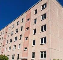 Mit uns sparen Sie jeden Monat ! Zukünftig 3 Raumwohnung mit Balkon frei! - Bernsdorf