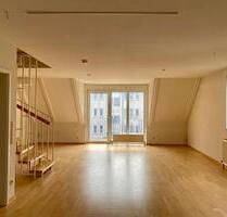 Sanierte und renovierte Maisonette-Wohnung mit Balkon - Oberursel (Taunus)