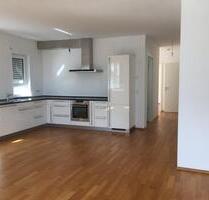 Großzügige 4,5-Zimmer-Wohnung mit Terrasse, Winterg., Küche, TG - Esslingen am Neckar Hegensberg