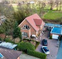 Attraktive Erdgeschosswohnung mit Garten, Terrasse und Garage in einem gepflegten Zweifamilienhaus - Saterland