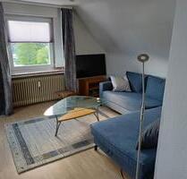 Helle Dachwohnung, 2 Zimmer, KDB, möbliert, unrenoviert - Hagen Hagen-Mitte
