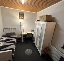 Zimmer Zu Vermieten Wg - 550,00 EUR Kaltmiete, ca.  35,00 m² in Bremen (PLZ: 28239) Gröpelingen