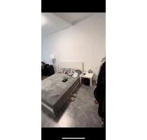 Zu Vermieten Zwei Zimmer Wohnung - Bremen Gröpelingen