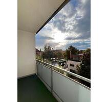 Ab sofort - 3-RW mit Balkon –Einbauküche! – Aufzug uvm. - Magdeburg Brückfeld