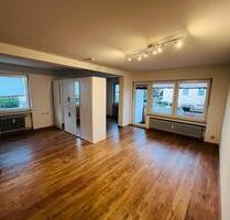 Rotenbuehl- top renovierte Wohnung Balkon und EBK - Sankt Ingbert
