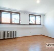 NUR NOCH EINZIEHEN - gepflegte Dachgeschosswohnung mit Stellplatz in Neunkirchen-Furpach!