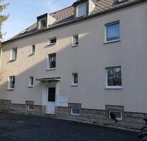 Helle, sanierte DG-Wohnung mit neuem Laminat – ab sofort in Reichenbach, inkl. Keller, ohne Provision - Reichenbach im Vogtland