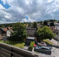 Helle 2-Zimmer-Wohnung mit Süd-Balkon und Weitblick - Niedernhausen