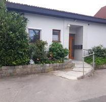 Schöne Single-Wohnung mit Terrasse und Garten - Ursensollen