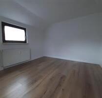 SCHÖNE 2-RAUM-WOHNUNG MIT EBK IN LUNZENAU ZU VERMIETEN!