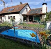 Familientraum: 8-Zimmer-Refugium mit großem Garten und Pool - Esslingen am Neckar