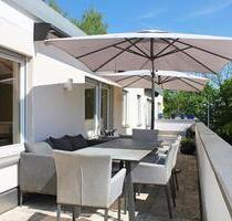 Luxuriöse 2,5-Zimmer-Dachgeschosswohnung mit Dachterrasse und Penthouse Feeling in Bogenhausen! - München