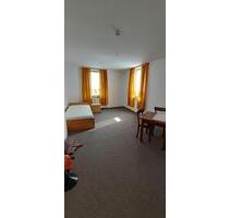 Altbau Wohnung 60qm,2.Etage,f.Kurzzeitvermietung - Hof Altstadt