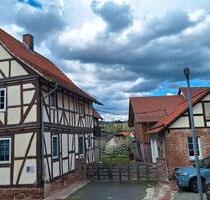 Große Dreizimmerwohnung mit Balkon, ideal gelegen - Weißenborn