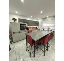 6 Zimmer • 3 Balkone • Garten • Garage • Vollkeller - Merxheim