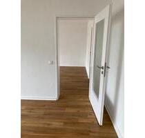 Helle 2 Zimmer-Wohnung mit Balkon - Köln Kalk