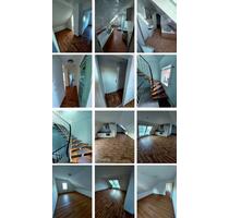 Dachgeschoß Wohung - 270,00 EUR Kaltmiete, in Löbau (PLZ: 02708)