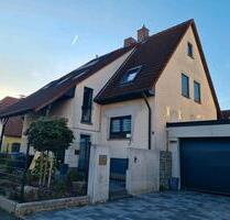 Einfamilienhaus ca. 170 QM Wohnfläche teilrenoviert. - Kitzingen