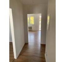 3 Zimmerwohnung mit Balkon. Nur mit Übernahme der Küche 6000 Euro - Frankfurt am Main Nordend Ost