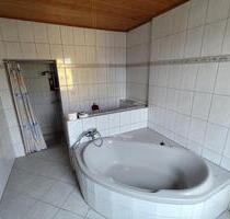 3-Raum-Wohnung Einbauküche, Eckbadewanne, Dusche, Einbauschrank - Elsteraue