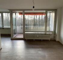Exklusive, gepflegte 3-Raum-Wohnung mit Balkon und Einbauküche in Stuttgart