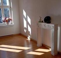 Sonnige geräumige Wohnetage mit Balkon, Stadtmitte - Südseite- - Meiningen