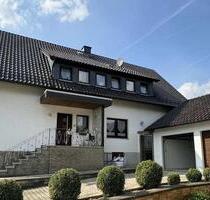 Solides Zweifamilienhaus mit großem Garten, 225 m2 WF - Hessisch Oldendorf