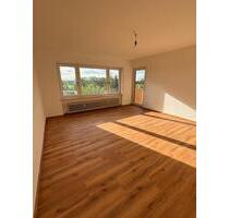 Neu renovierte 3-Zimmerwohnung mit Balkon und TG in Inningen - Augsburg Bergheim