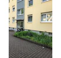 gepflegte 3-Raum-Wohnung mit Balkon und Einbauküche - Frankfurt am Main Fechenheim