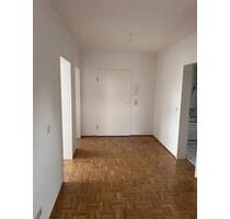 Helle 4-Zimmer-Dachgeschosswohnung in Leverkusen-Manfort