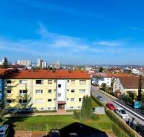 Von Privat: 2,5 Zi Dachwohnung in Leonberg (Württ.)