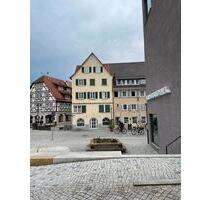 Ladengeschäft im historischen Gebäude mitten in der Altstadt - Rottenburg am Neckar