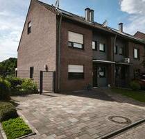 Attraktives Eck-Reihenhaus in Langfort – Nähe Reiterhof - Langenfeld (Rheinland)