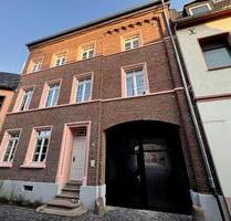 Teilmöblierter, sanierter Wohntraum inkl. hochw. Einbauküche, Terrasse sowie Beleuchtungskonzept - Mechernich