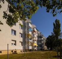 Einziehen und wohlfühlen! 3 Zimmer-Wohnung im 1.OG mit Balkon - Merseburg