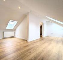 Frisch renoviert! Schöne DG-Wohnung für junges Wohnen nahe Oldenburg Wildenloh - Edewecht
