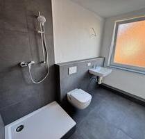 Sanierte 3-Zimmer-Hochparterre-Wohnung mit Balkon in Sarstedt