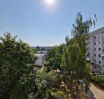 **FRISCH RENOVIERT**3-Zimmer-Wohnung Balkon Bad mit Wanne 4.OG ab 15.08.2025 - Leipzig West