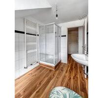 Neue Böden + renoviert - 3-Zimmer DG-Wohnung Krefeld