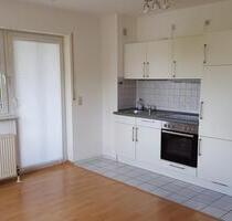 Helle Einzimmerwohnung (EG, 33 m², Balkon) mit 5 Stellplätzen - Ingelheim am Rhein