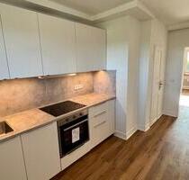⭐Frisch renovierte 2 Zimmer Wohnung mit Südbalkon mit Domblick⭐ - Köln Kalk