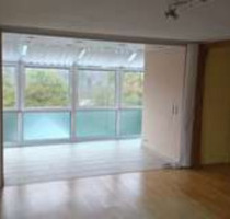 Gepflegte 135m² 3-Zimmer-Wohnung mit Freisitz und Einbauküche - Ursensollen