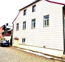 Kirchenlamitz - Wohnhaus in der Innenstadt mit Ausbaupotential