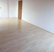 Ruhige helle moderne große 3 Zi.-Whg. mit Balkon, Wannen-Bad, Einbauküche und Garten in Bad Eilsen!