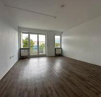 Helle 2-Zimmer-Wohnung mit sonnigem Balkon in ruhiger Wohnlage! - Neckarsulm