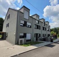 Ihr perfektes Eigenheim: modernes Reiheneckhaus mit Garten und Doppelstellplatz in Leverkusen