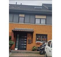 Modernisiertes Reihenmittelhaus mit Garten und ausgebaute Dacheta - Dortmund Eving