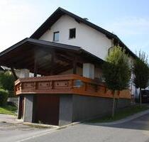 Schöne 3Zimmerwohnung mit riesiger überdachter Terrasse - Patersdorf